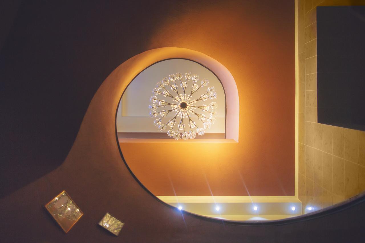 Komlo Hotel Gyula Bagian luar foto